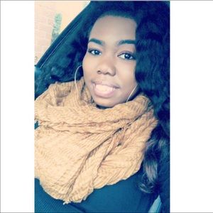 Meet your Posher, Sierra